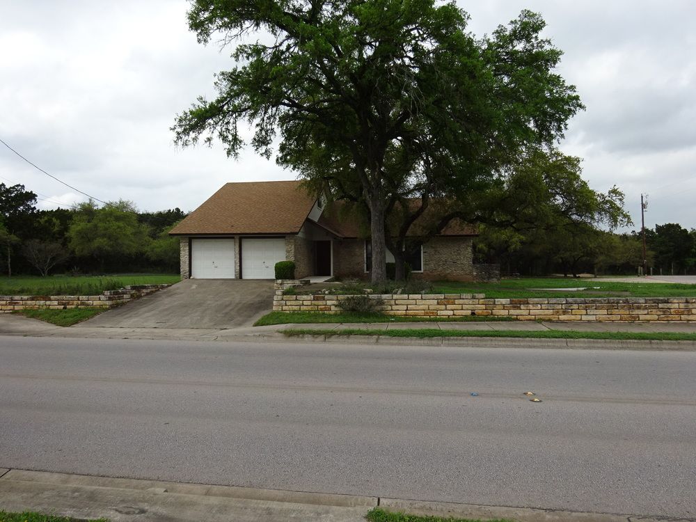 Office For Lease: 1901 W New Hope Dr, Cedar Park, TX 78613